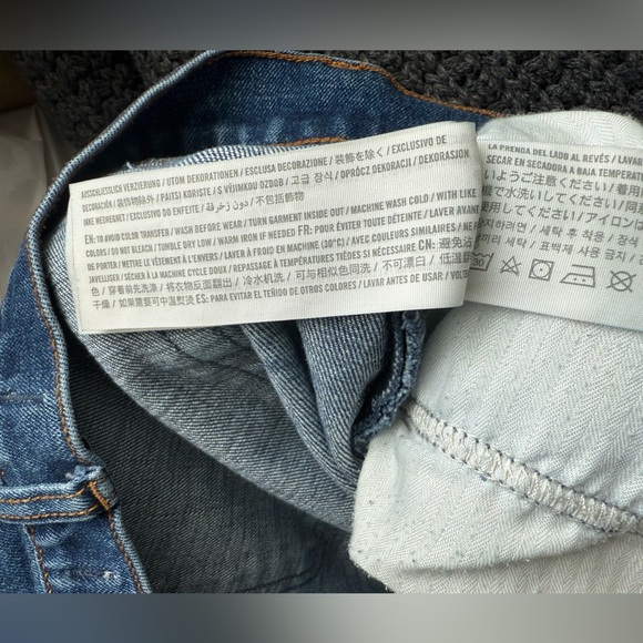 Abercrombie & Fitch Ultra High Rise Ankle Straight - Size 32 / 14 - Picture 5 of 5